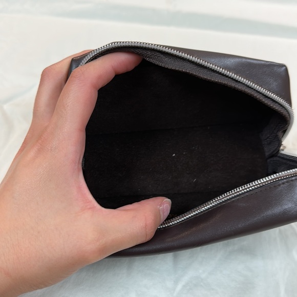 Michael Kors leather case - Picture 9 of 9